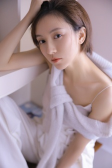 日本人边吃边摸的小视频